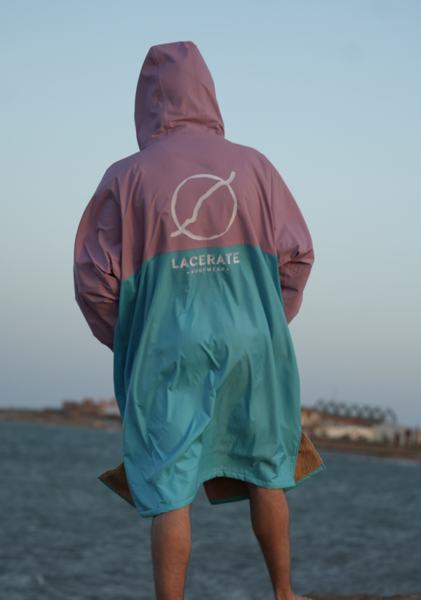 Surfwear, Oversize Shirt, Lacerate Surf, Surfbrand, Surfclothes, Organic Oversize Shirt, best Surfbaand, Best Surfponcho, best dryrobe